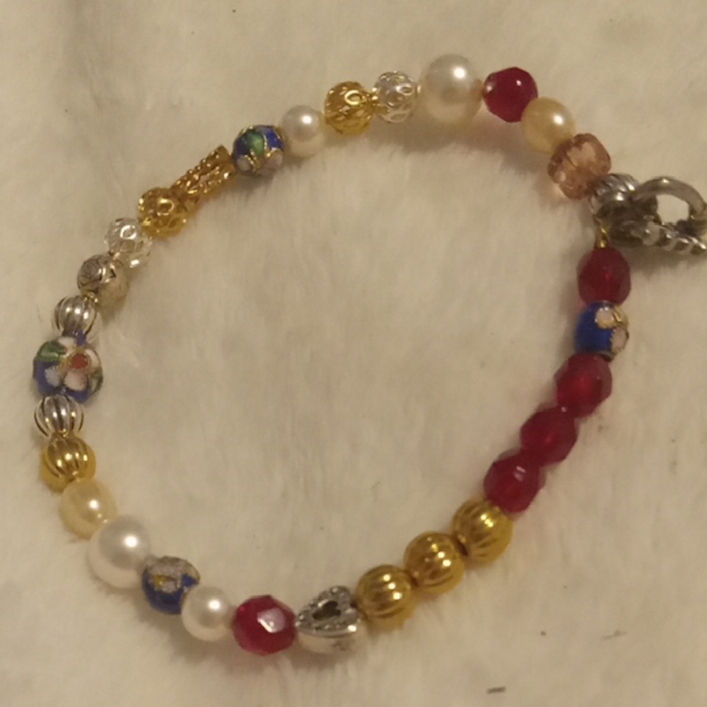 Elegant Multicolor Beaded Bracelet
